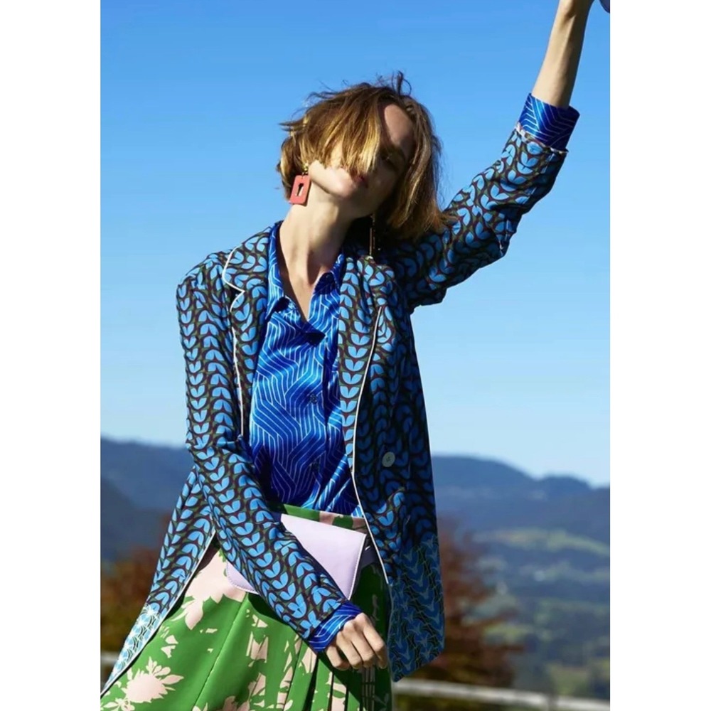 NWT Equipment Femme Essential Silk Shirt Blue Geometric Chevron